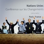Klimakonferenz in Paris (COP 21): Weltklimavertrag beschlossen