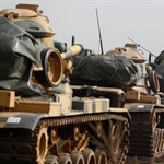 Die türkische Armee marschiert in Nordsyrien ein