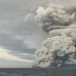 Stärks­ter Vul­kan­aus­bruch seit 30 Jah­ren