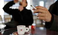 Frankreich will das Rauchen an Stränden und vor Schulen verbieten