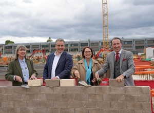 Pose de la première pierre du futur Bouneweger Lycée Luxembourg − un campus moderne pour apprendre et enseigner autrement